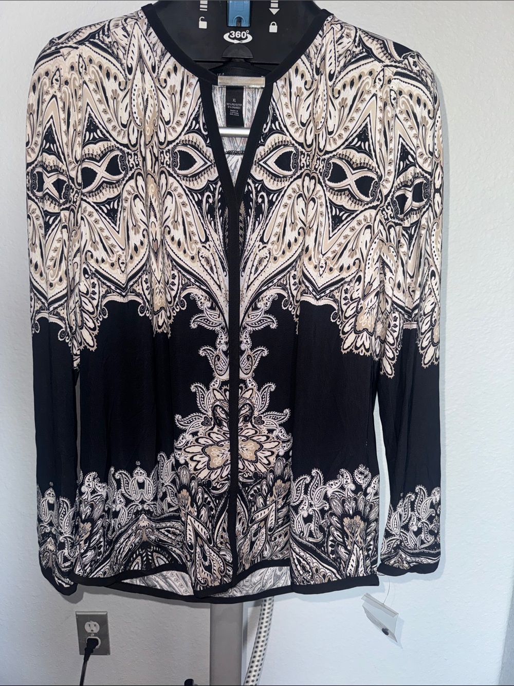 NWOT Women's Black and Cream Paisley-Pattern Button Down Shirt